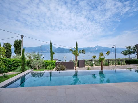 Lake view, Swimming pool