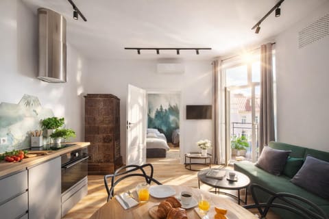 TV and multimedia, Coffee/tea facilities, Balcony/Terrace, Kitchen or kitchenette, Living room, Decorative detail, dishwasher, heating, internet, oven, soundproof, stove, air conditioner