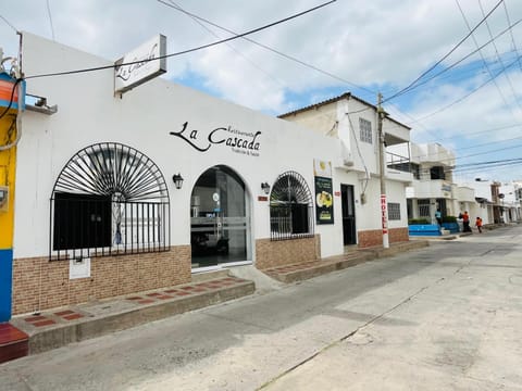 Property building, Restaurant/places to eat