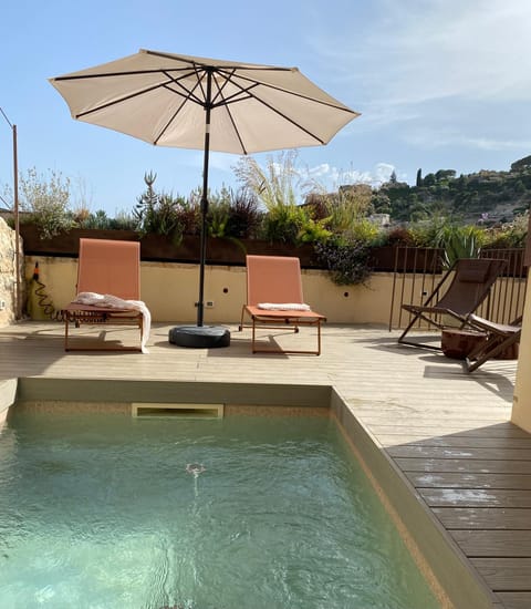 Solarium, Swimming pool