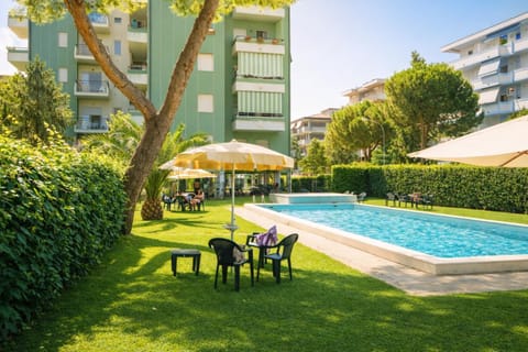 Property building, Garden view, Pool view, Swimming pool