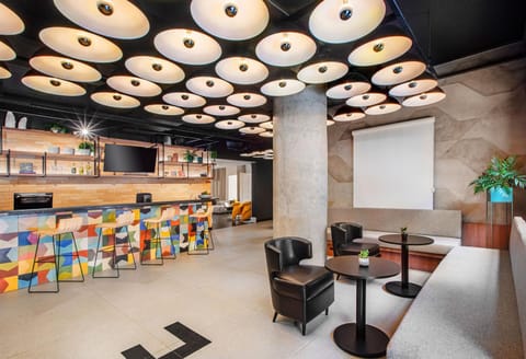 Restaurant/places to eat, TV and multimedia, Lobby or reception, Lounge or bar, Dining area, Drinks