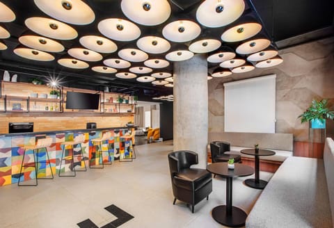 Restaurant/places to eat, TV and multimedia, Lobby or reception, Lounge or bar, Dining area, Drinks
