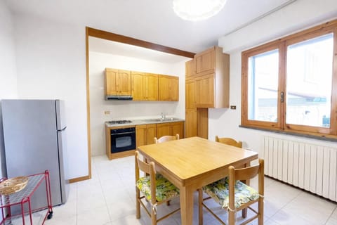 Kitchen or kitchenette, Dining area, stove, stove, kitchen, kitchen