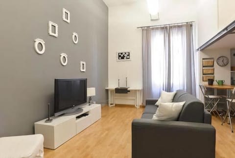 Living room, Photo of the whole room