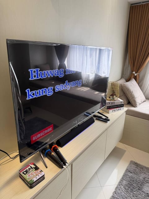 Communal lounge/ TV room, TV and multimedia