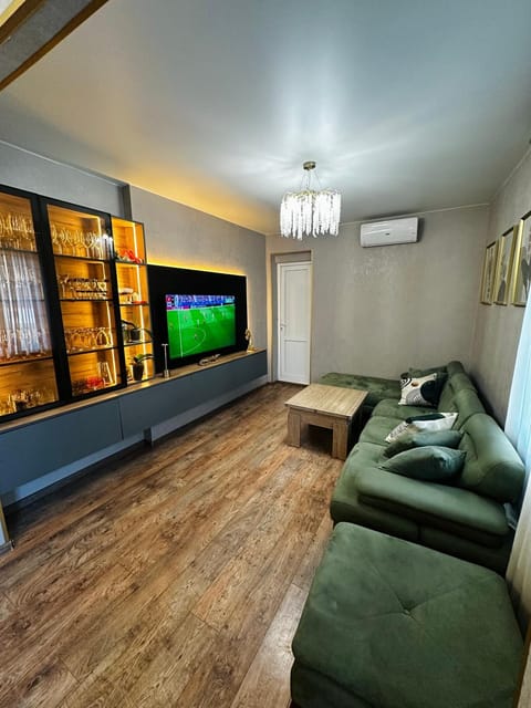 Communal lounge/ TV room, Living room