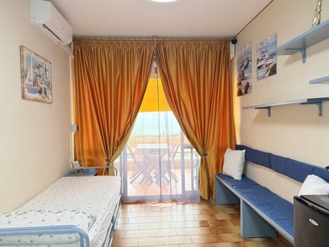 SE210 - Senigallia, grazioso monolocale vista mare Apartment in Senigallia