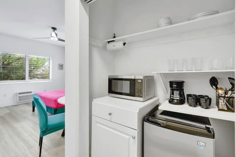 Cozy Miami Beach Studio near the Ocean Apartment in South Beach Miami
