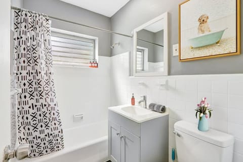 Bright 1BR Miami Beach Stay Near the Ocean Apartment in South Beach Miami