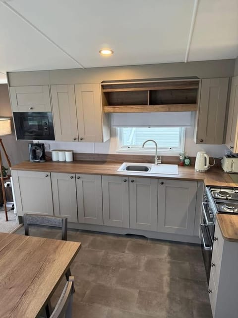 Paws A While Apartment in Southerness