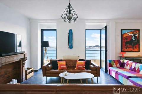 Communal lounge/ TV room, Living room