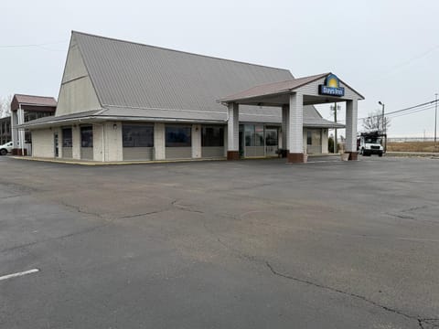 DaysInnbyWyndhamSeymour Motel in Indiana