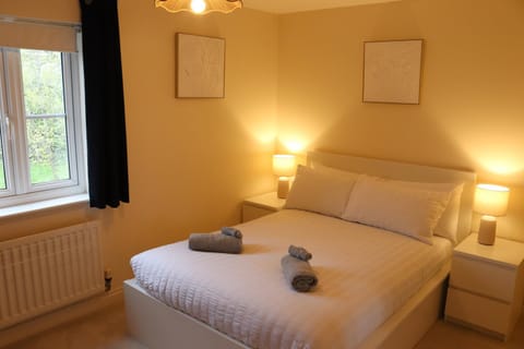 Bed, Bedroom, storage, storage, towels, towels, wardrobe