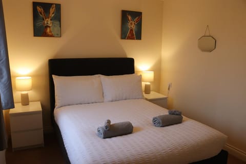 Bed, Bedroom, towels, towels, wardrobe