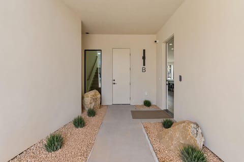 The Ultimate Pearl Beach Experience home House in St George