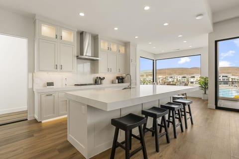 The Ultimate Pearl Beach Experience home House in St George