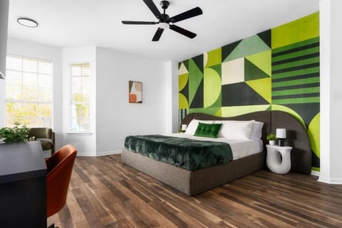 Luxury 7BR Pool Hot Tub & 4 Car Parking House in Pflugerville