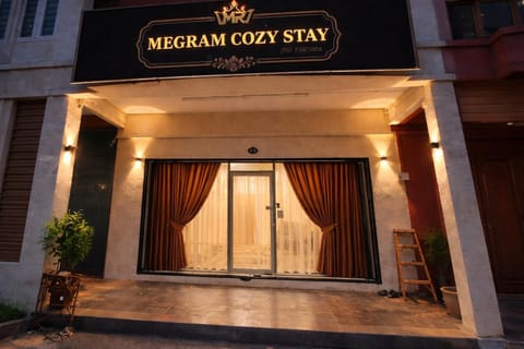Facade/entrance, Property logo or sign, Street view