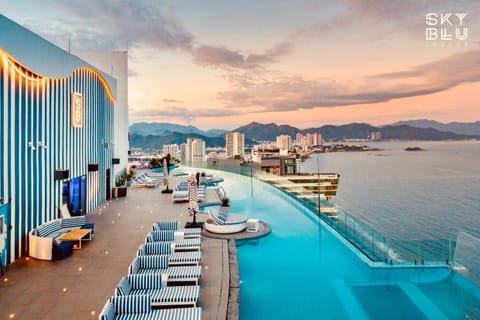 Day, Natural landscape, Balcony/Terrace, Lounge or bar, Pool view, Sea view, Swimming pool, Swimming pool