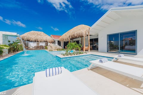 Day, Pool view, Swimming pool, sunbed