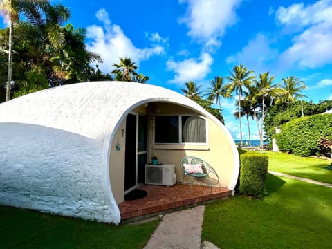 Garden, Seating area, Beach, On site, Sea view, Sea view, Swimming pool, Sunrise, Parking, air conditioner, air conditioner