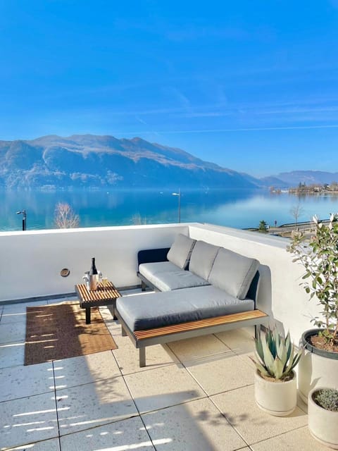 Patio, Lake view, Mountain view