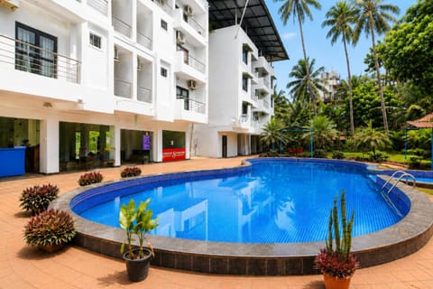Property building, Pool view