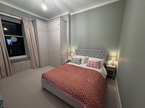 Gorgeous 2BDR with Unique Character in Edinburgh Apartment in Edinburgh