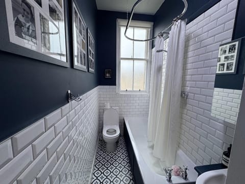 Gorgeous 2BDR with Unique Character in Edinburgh Apartment in Edinburgh