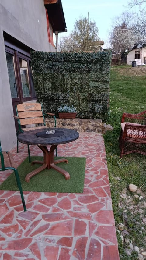 Studio apartman EMA Nature lodge in Slavonski Brod