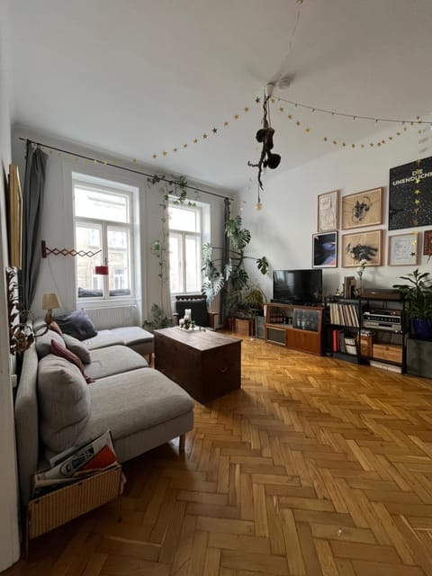 Living room, Photo of the whole room