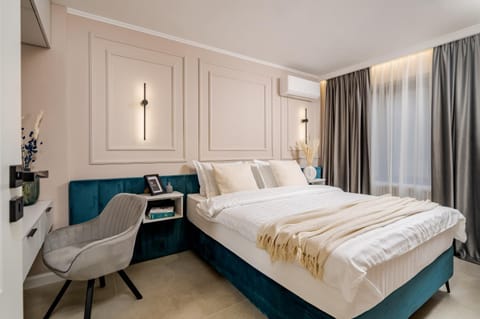 Bed, Seating area, Bedroom, wardrobe