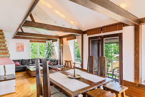 View (from property/room), Living room, Seating area, Dining area, Breakfast