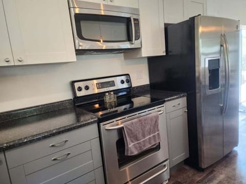 Moores Crystal Mountain Retreat House in Thompsonville