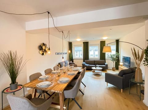 Communal lounge/ TV room, Living room, Dining area