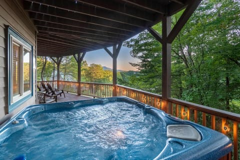 Upscale Alpine Golf Retreat Hot Tub & Game Room House in Helen
