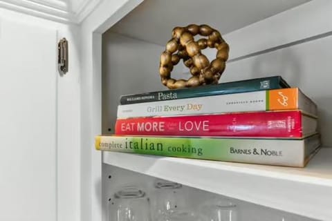 Kitchen or kitchenette, Decorative detail