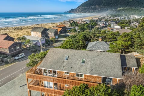 Manzanita Magic MCA#277 House in Manzanita