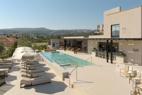 Property building, Patio, Day, Swimming pool, sunbed