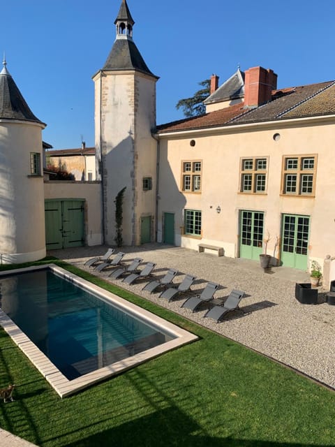 Property building, Pool view, Swimming pool, sunbed