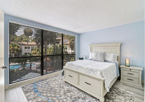 Bed, View (from property/room), Photo of the whole room, Bedroom, Pool view, Swimming pool