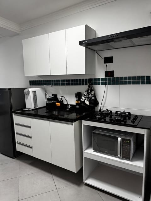 Coffee/tea facilities, Kitchen or kitchenette, minibar, stove