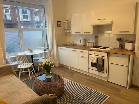 Kitchen or kitchenette, Seating area, Dining area