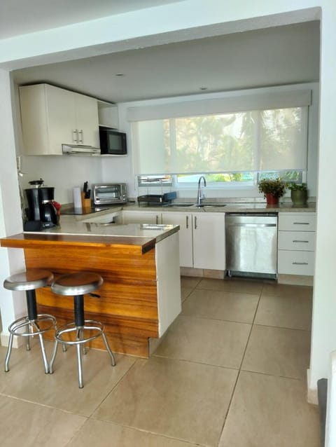 Penthouse with Beautiful View, Jacuzzi and Daily Cleaning Apartment in Acapulco