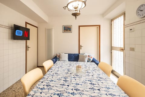 Breakfast, kitchen