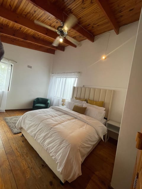 Bo-Kaap Queen Room Wooden Floors & High Ceilings Bed and Breakfast in Cape Town