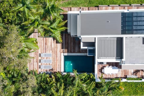 Property building, Bird's eye view, Garden, Garden view, Pool view, Swimming pool