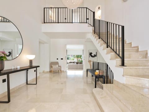 Villa de lujo vista a la montaña - 6 hab. - ES-175-55 Villa in Marbella