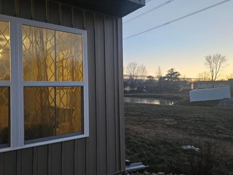 Sunrise Retreat 20 min from Kentucky Expo House in Jeffersonville